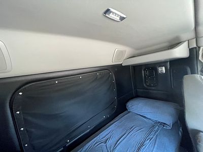 2023 Kenworth T880