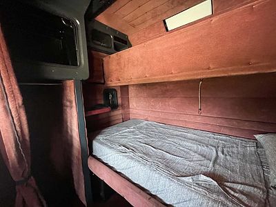 2000 Peterbilt 379