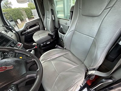 2021 Kenworth T880