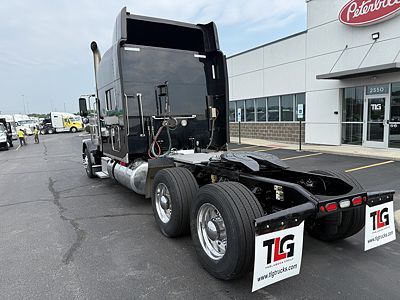 2022 Peterbilt 389-131