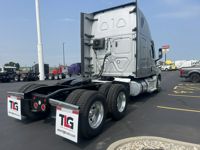 2020 Freightliner CASCADIA 126