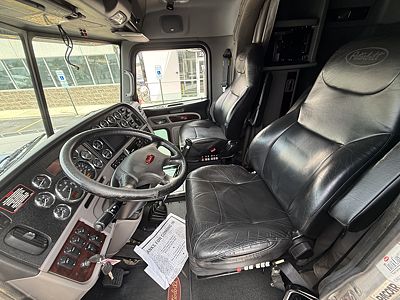 2021 Peterbilt 389