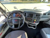 2023 Peterbilt 579