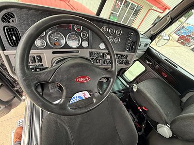 2021 Peterbilt 389