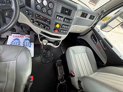 2023 Peterbilt 567