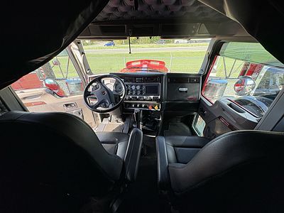 2023 Kenworth W900L