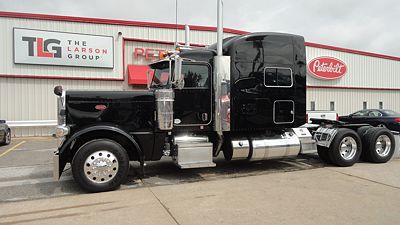 2017 Peterbilt 389