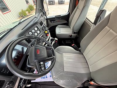 2023 Peterbilt 567