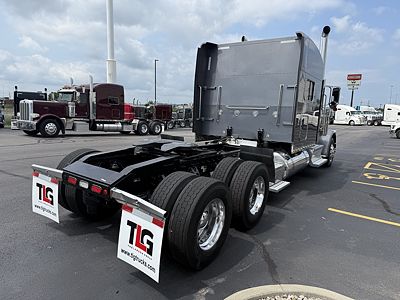 2021 Peterbilt 389