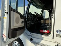 2017 Volvo VNL64T760