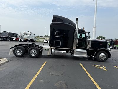 2022 Peterbilt 389-131