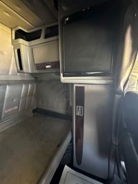 2023 Peterbilt 389