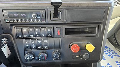 2023 International LT625