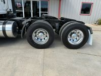 2021 Freightliner CASCADIA 126