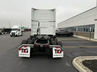 2020 Volvo VNL64T760