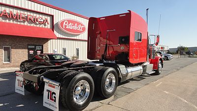2017 Peterbilt 389