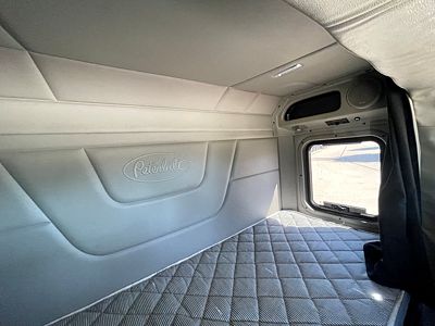 2018 Peterbilt 567