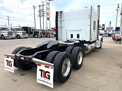 2023 Peterbilt 567