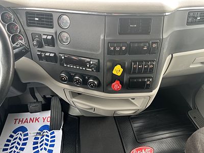 2021 Peterbilt 579