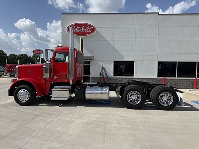 2022 Peterbilt 389