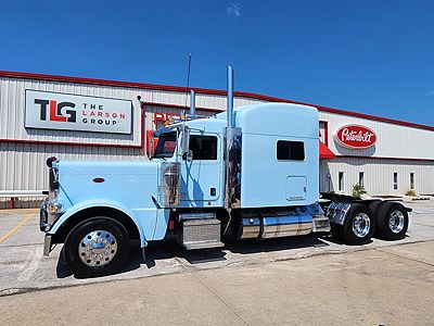 2017 Peterbilt 389