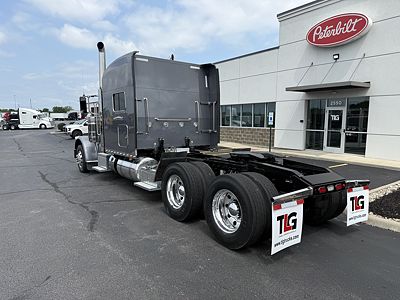 2021 Peterbilt 389