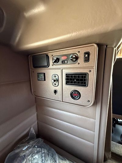 2022 Peterbilt 389