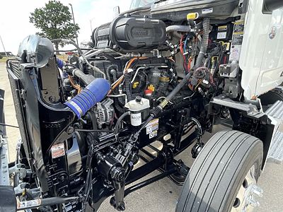 2025 Peterbilt 579