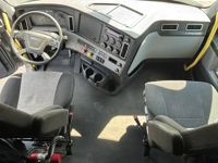 2023 Freightliner CASCADIA 126