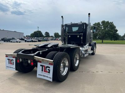 2023 Peterbilt 389