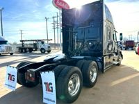 2020 Freightliner CASCADIA 126