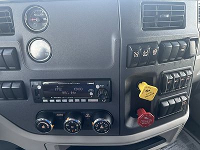 2021 Peterbilt 579