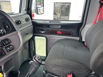 2022 Peterbilt 389