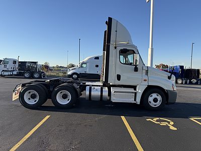 2020 Freightliner CASCADIA 125