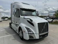 2021 Volvo VNL64T760