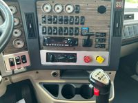 2022 Freightliner Coronado 122 SD