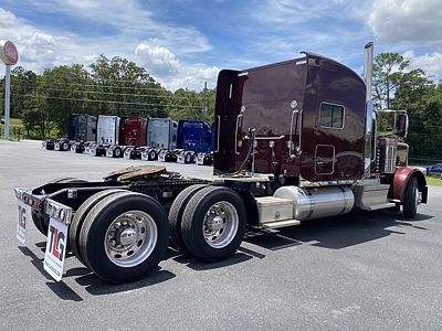 2023 Peterbilt 389