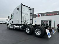 2020 Freightliner CASCADIA 126