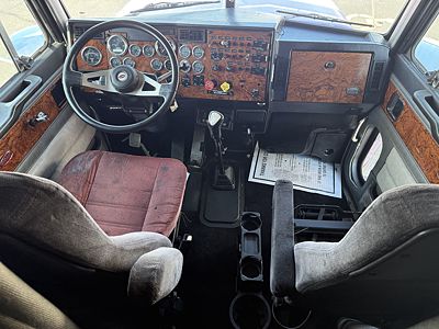 2000 Peterbilt 379