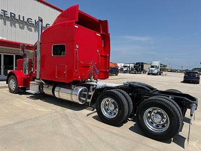 2021 Peterbilt 389