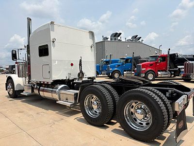 2021 Peterbilt 389