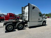 2021 Freightliner CASCADIA 126