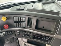 2020 Volvo VNL64T760