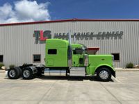 2022 Peterbilt 389
