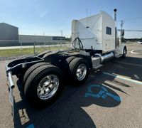 2022 Peterbilt 389