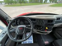 2021 Peterbilt 567