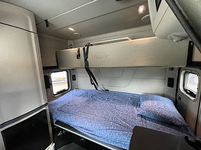 2022 Peterbilt 567