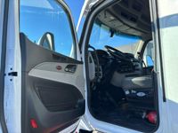 2023 Peterbilt 579