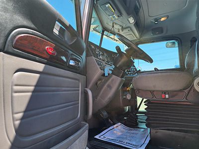 2017 Peterbilt 389