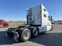 2019 Volvo VNL64T760